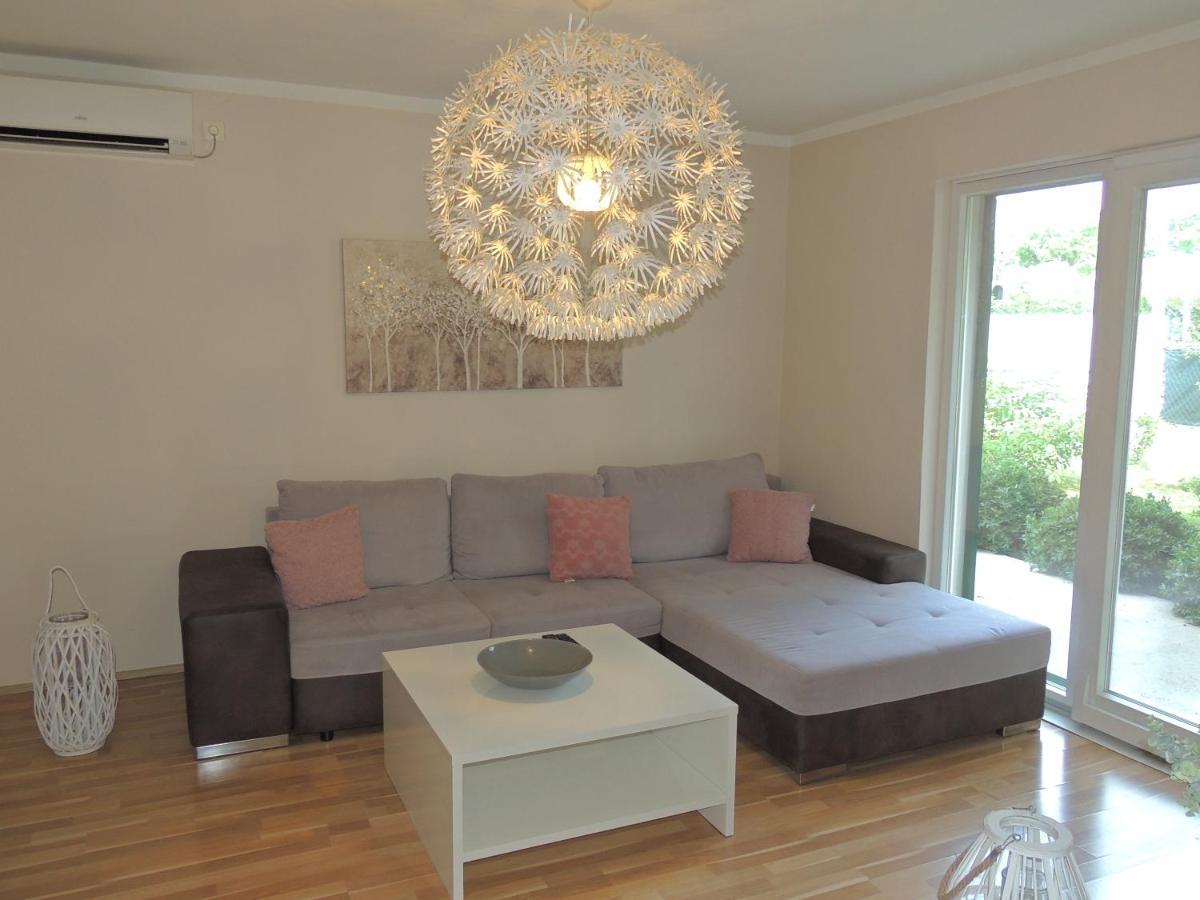 Apartment Ferara Betina  Exterior photo