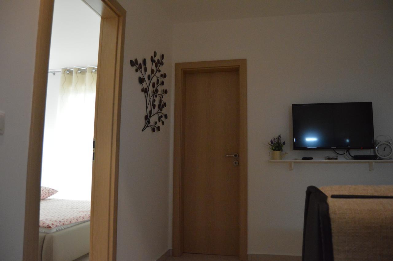 Apartment Ferara Betina  Exterior photo